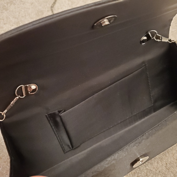 Black Evening Clutch purse with crossbody chain - Picture 5 of 6